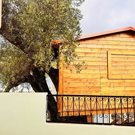 Elea - Two With Shared Pool And A Treehouse - By Mana Gers